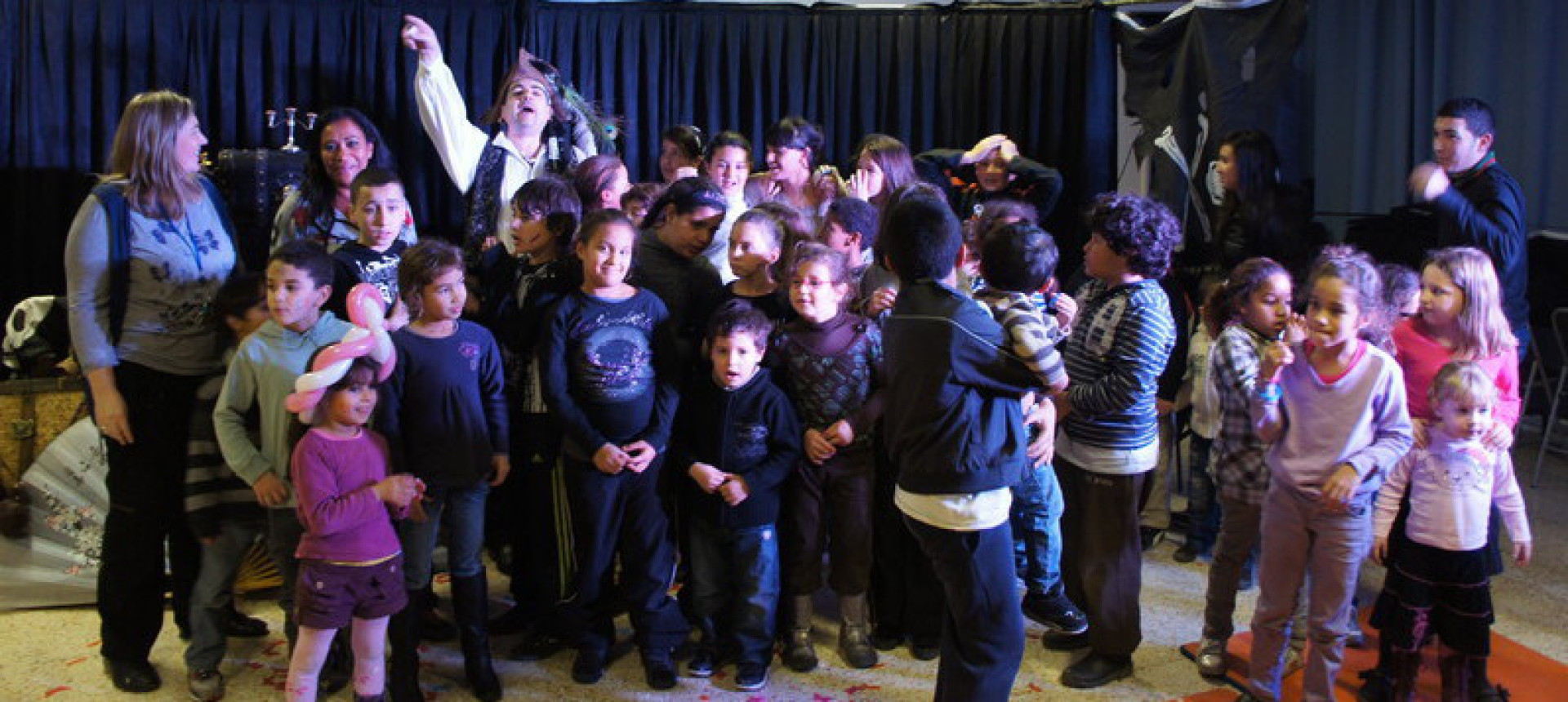 Fabrizio le pirate à Marseille, spectacle de magie pour enfants en provence, magicien pour enfants à Marseille etrégion PACA France
