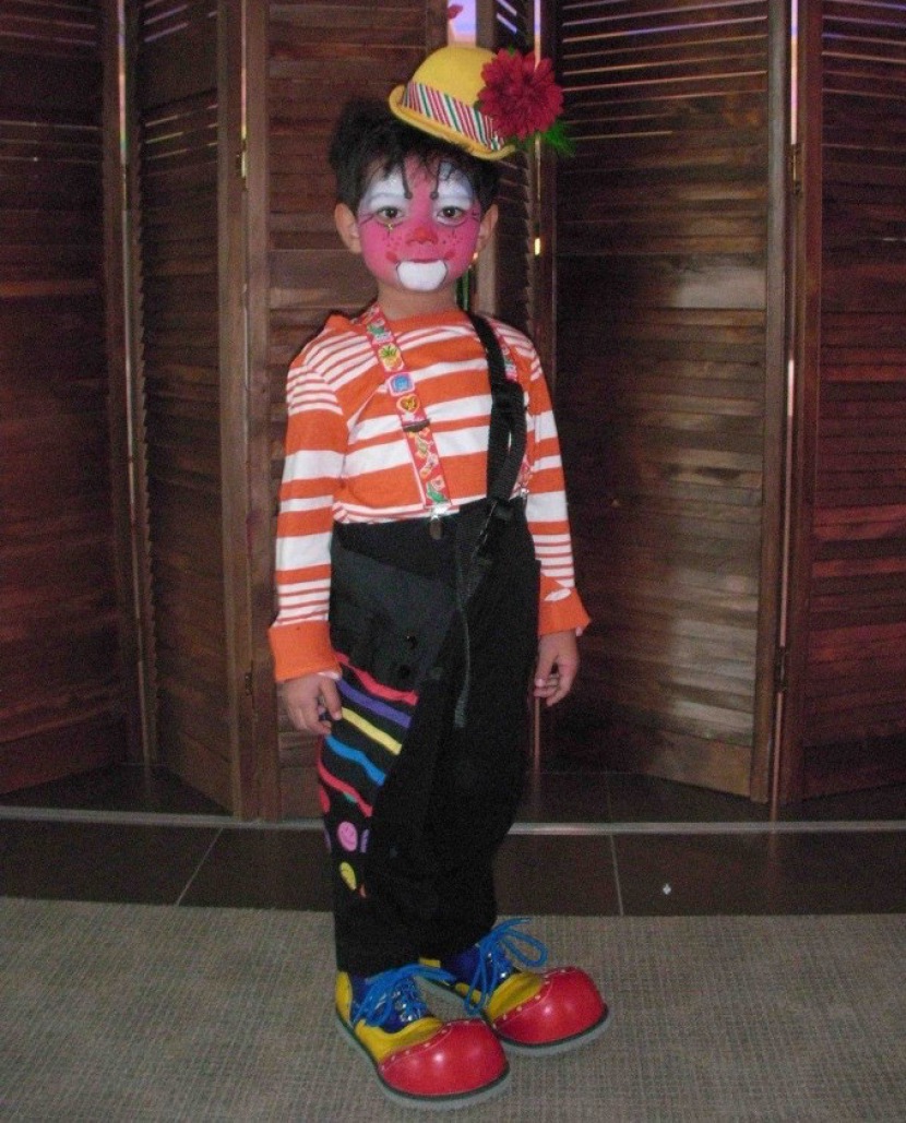 petit clown magicien avec Fabrizio en France, clown marseille, fabrizio le clown marseille