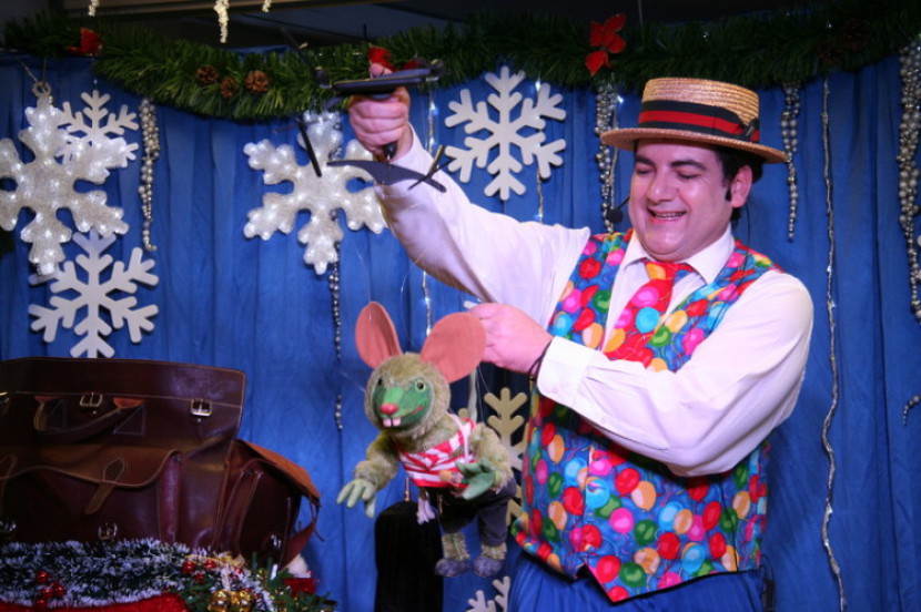marionnette souris verte de Fabrizio à Marseille, spectacle de Noël à Marseille avec Fabrizio, spectacle arbre de Noël bouches du rhône