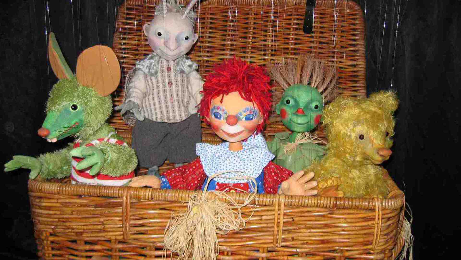 marionnettes à fils Pendel de Fabrizio le magicien des enfants à Marseille 13 bouches du Rhône et région PACA