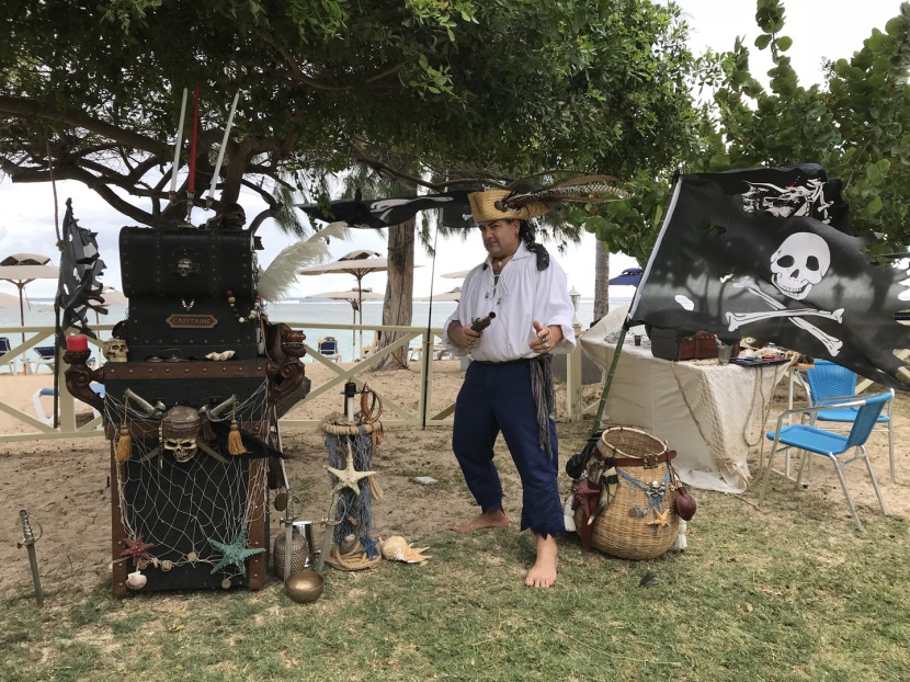 spectacle de pirate à la plage avec Fabrizio le magicien fantaisiste de Marseille et région Provence Alpes Côte d'Azur